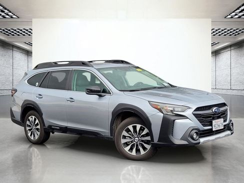 Used 2023 Subaru Outback Limited image 2