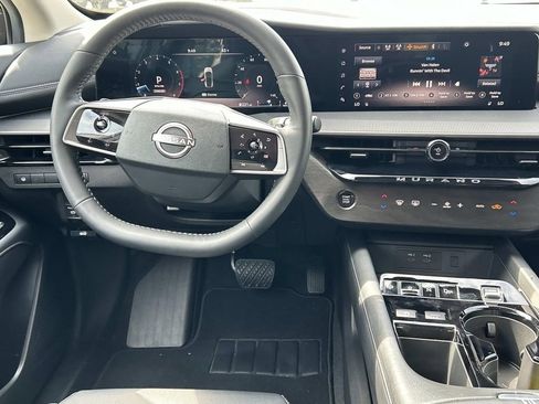 Certified 2025 Nissan Murano SV AWD/4WD image 24