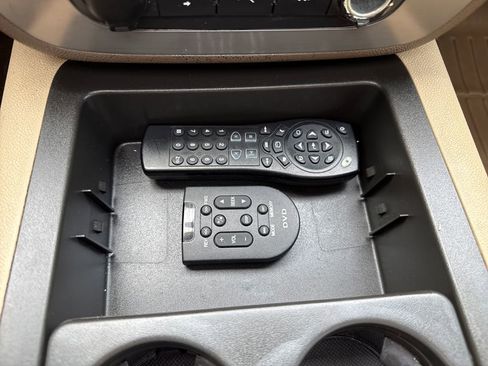 Used 2011 GMC Yukon SLT image 28