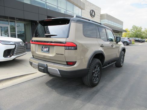 Used 2026 Lexus GX 550 AWD/4WD image 9