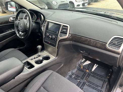 Used 2012 Jeep Grand Cherokee Laredo w/ Laredo E Group AWD/4WD image 27