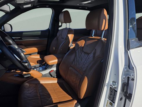 Used 2024 Kia Telluride EX X-Line image 11