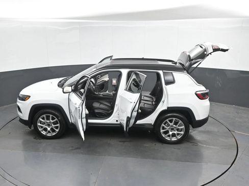 Used 2025 Jeep Compass Limited AWD/4WD image 50