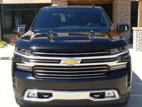 Used 2022 Chevrolet Silverado 1500 High Country w/ Technology Package AWD/4WD image 8