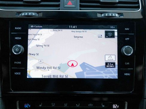 Used 2018 Volkswagen Golf R 4-Door image 64