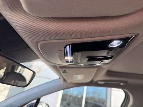 Used 2023 Kia Sorento S w/ Panoramic Sunroof Package image 9