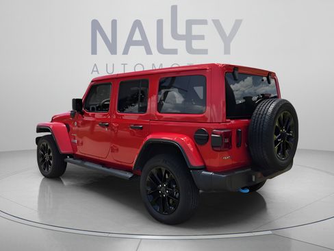 Used 2024 Jeep Wrangler Unlimited Sahara AWD/4WD image 3