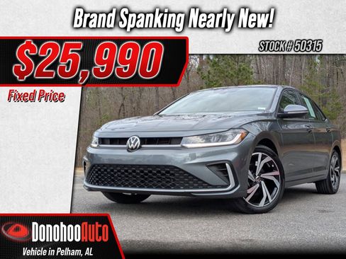 Used 2025 Volkswagen Jetta SEL image 1