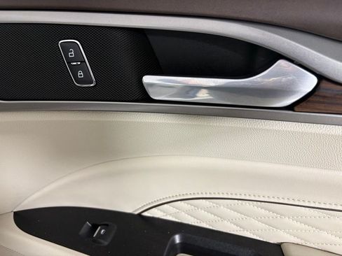 Used 2017 Ford Fusion Platinum AWD/4WD image 13