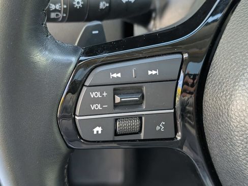 Certified 2025 Honda Pilot Touring image 23