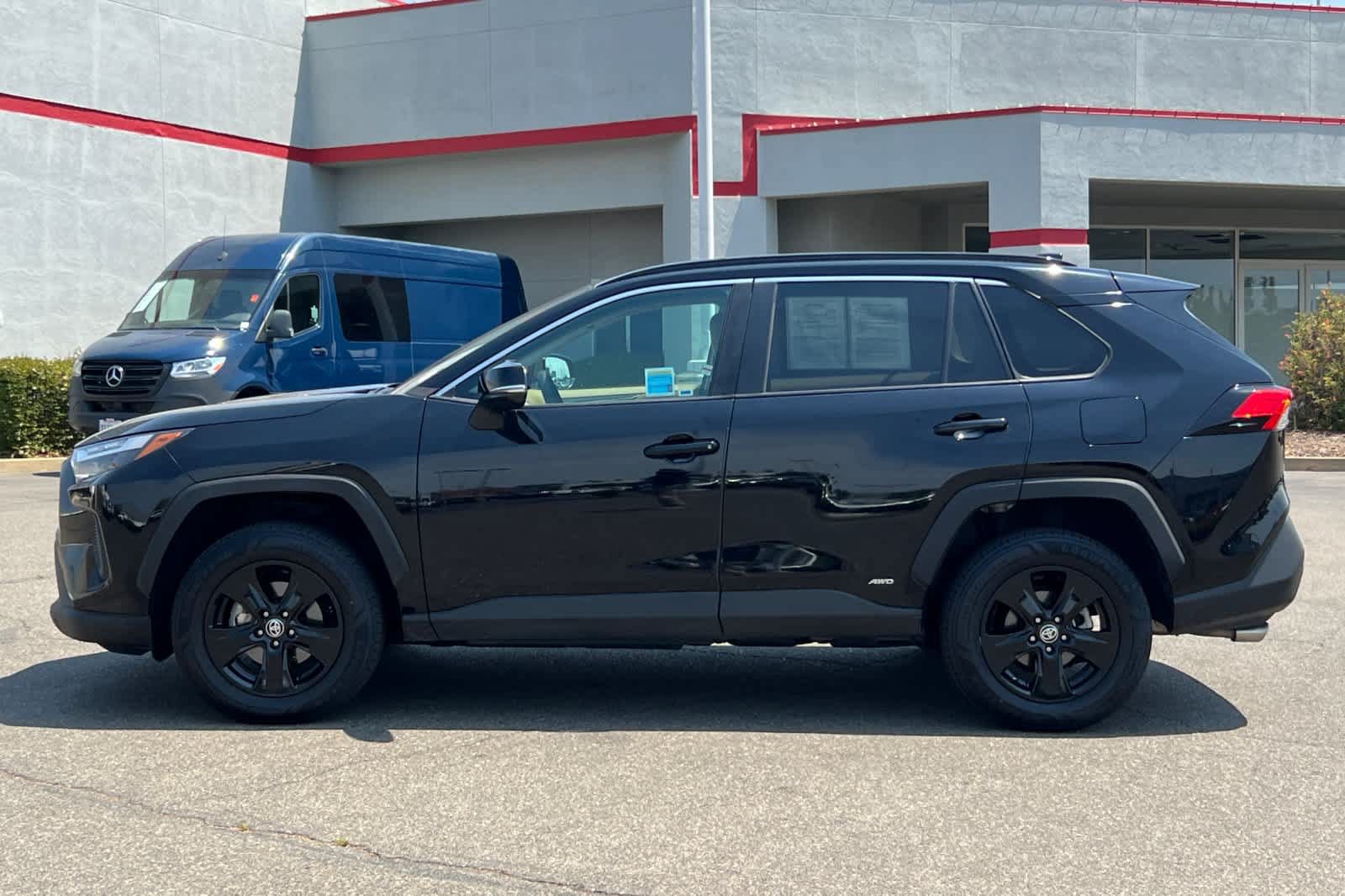 Certified 2022 Toyota RAV4 XLE AWD/4WD image 9