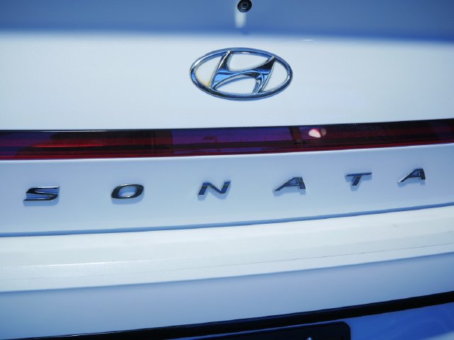 Used 2023 Hyundai Sonata SEL w/ Convenience Package FWD image 9