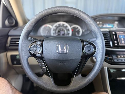 Used 2017 Honda Accord EX image 18