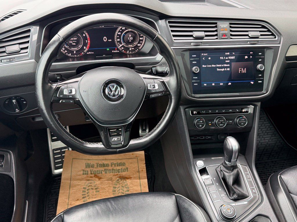 Used 2018 Volkswagen Tiguan SEL Premium w/ R-Line Package AWD/4WD image 16