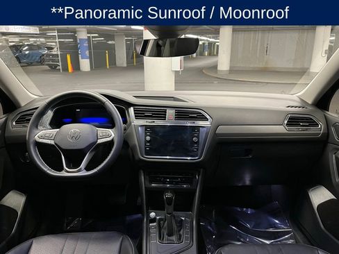 Used 2023 Volkswagen Tiguan SE w/ Panoramic Sunroof Package image 7