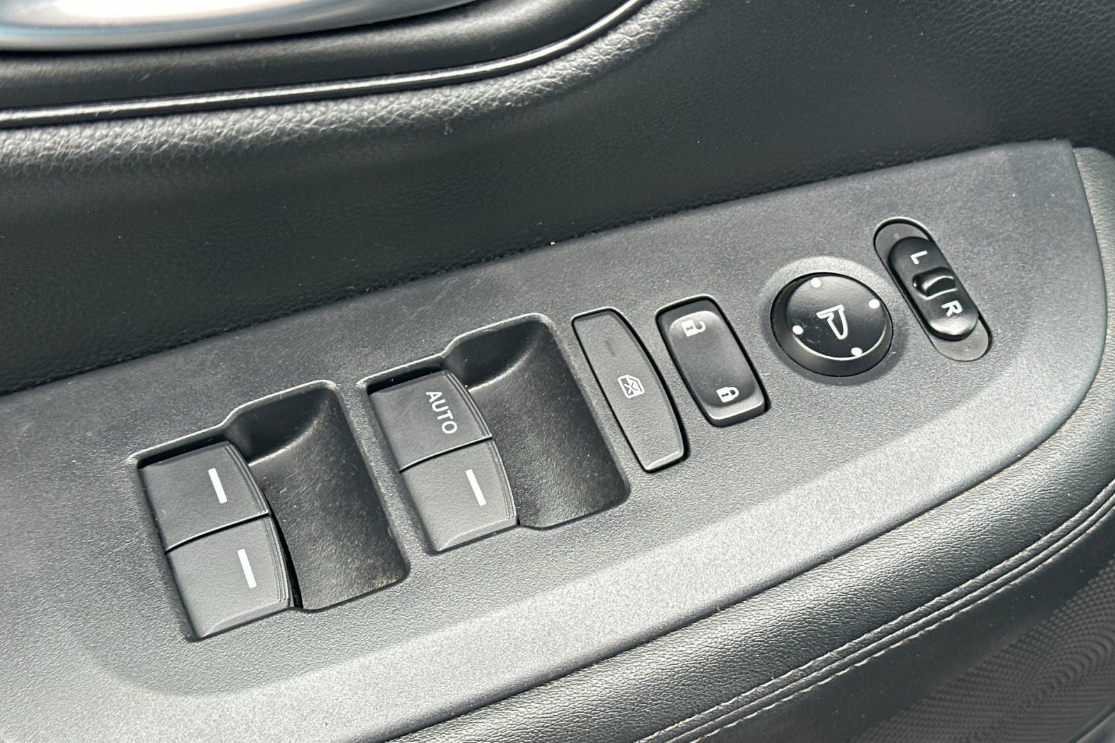 Used 2024 Honda HR-V LX image 12