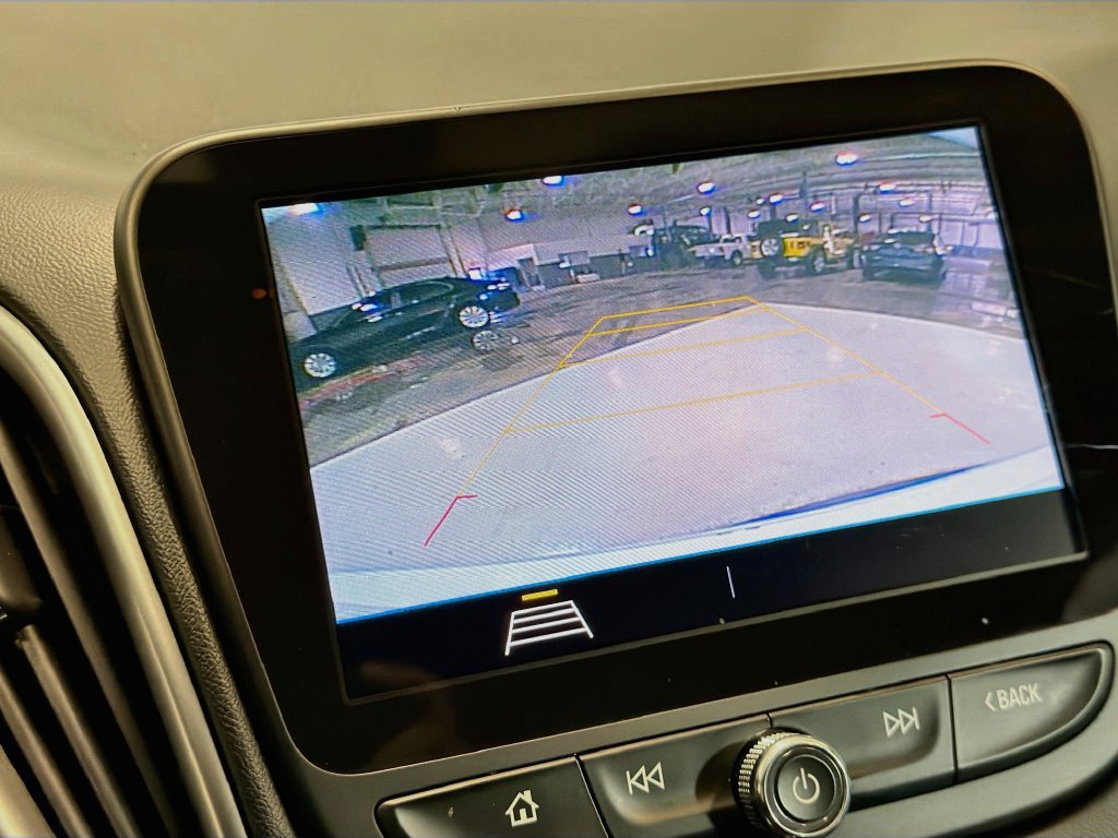 Used 2020 Chevrolet Malibu LS FWD image 15