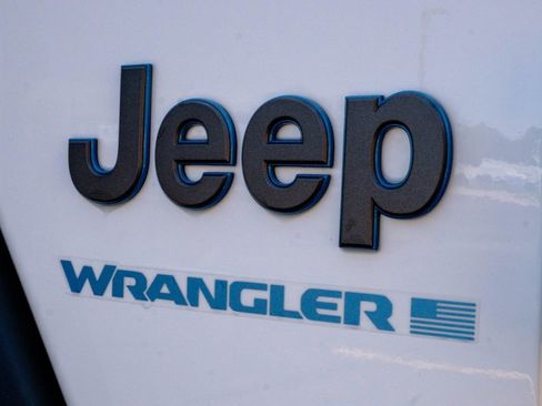 Used 2024 Jeep Wrangler Unlimited Rubicon 4xe AWD/4WD image 12