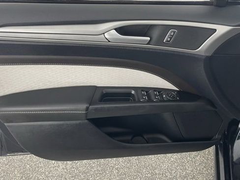 Used 2020 Ford Fusion SE w/ Equipment Group 151A image 34