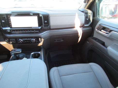 Used 2023 GMC Sierra 1500 SLT w/ SLT Premium Plus Package AWD/4WD image 14