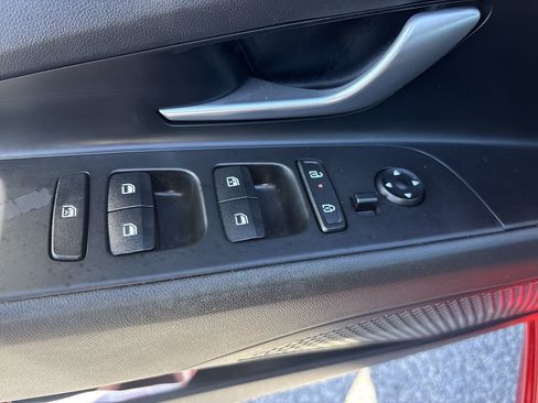 Used 2024 Hyundai Elantra SEL image 17