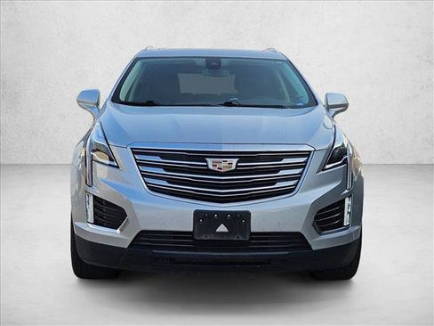 Used 2019 Cadillac XT5 Premium Luxury FWD image 2
