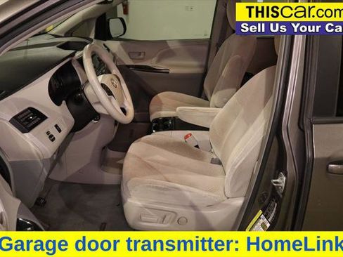 Used 2011 Toyota Sienna LE image 17