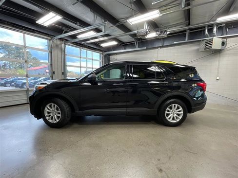Used 2021 Ford Explorer 4WD image 2