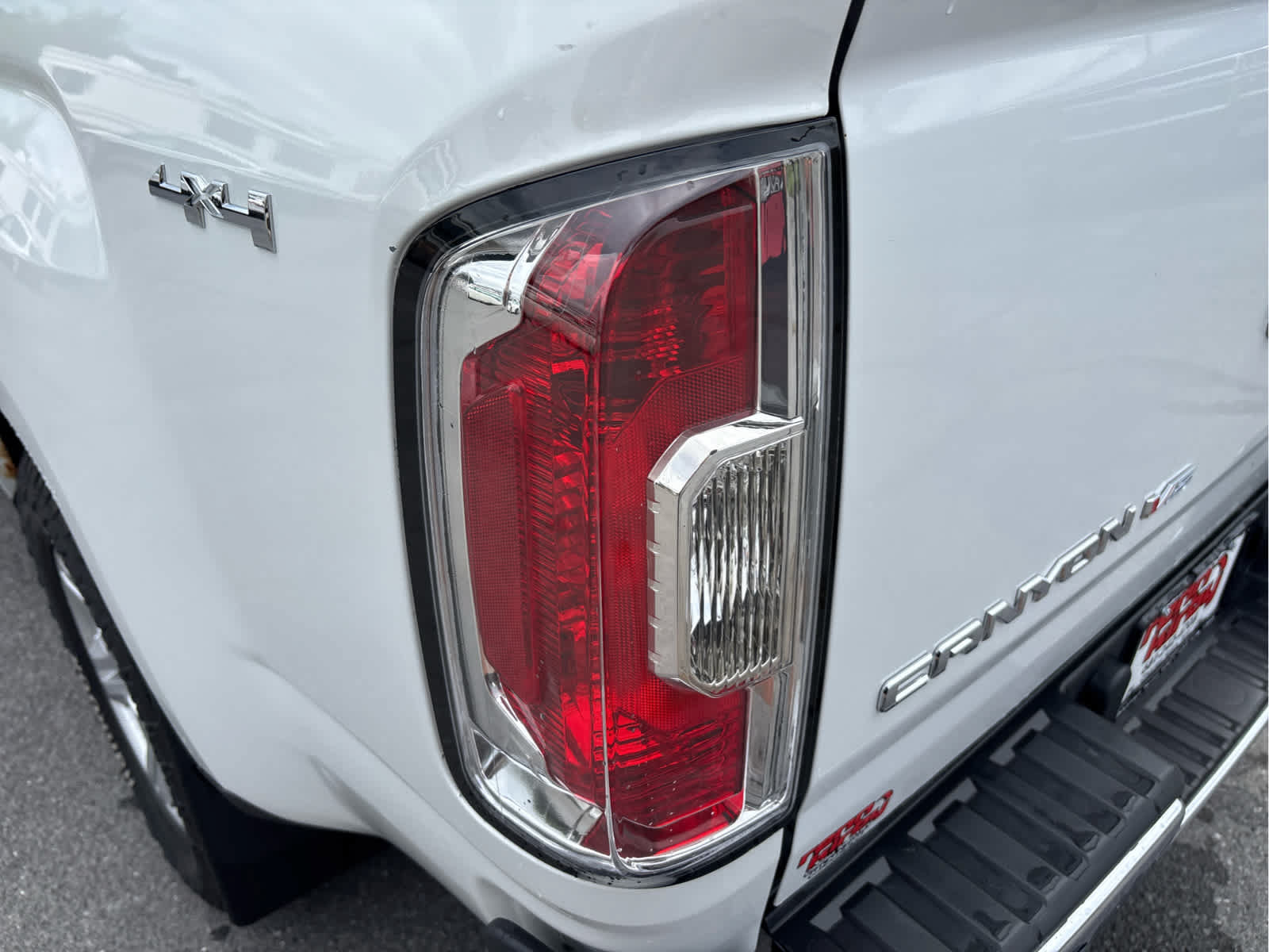 Used 2019 GMC Canyon SLE AWD/4WD image 6
