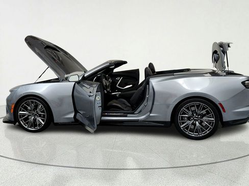 Used 2022 Chevrolet Camaro ZL1 RWD image 10