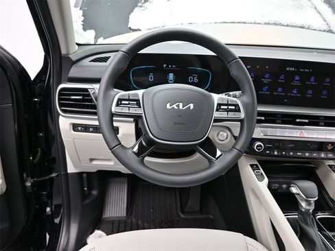 New 2025 Kia Telluride S image 31