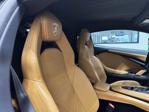 Used 2024 Lamborghini Revuelto AWD/4WD image 29