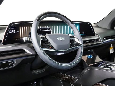 Used 2026 Cadillac Vistiq Luxury AWD/4WD image 3
