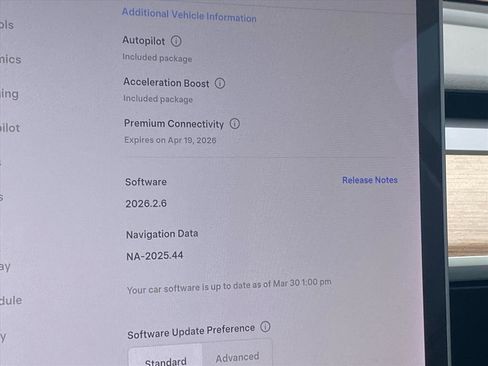 Used 2022 Tesla Model Y Long Range image 15