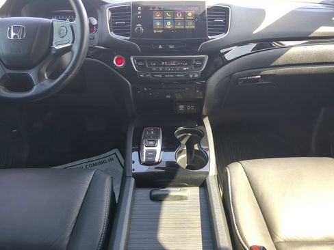 Used 2022 Honda Pilot Touring image 16