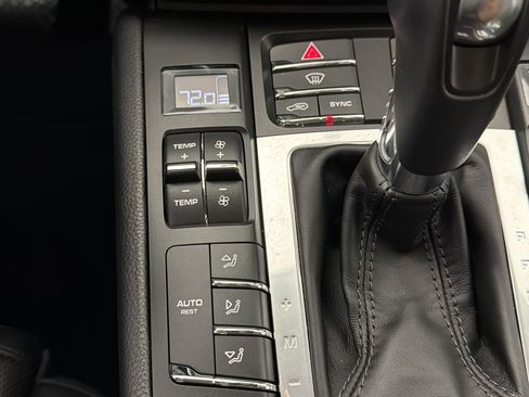 Certified 2018 Porsche Macan S AWD/4WD image 18
