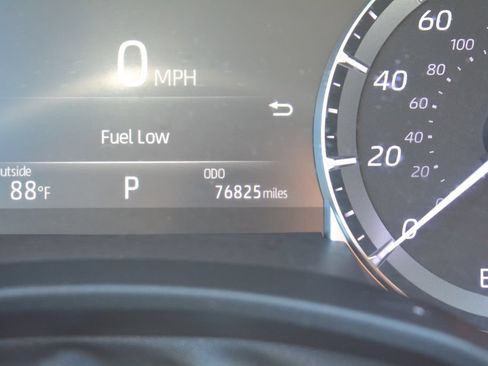 Used 2022 Toyota Highlander XLE AWD/4WD image 14