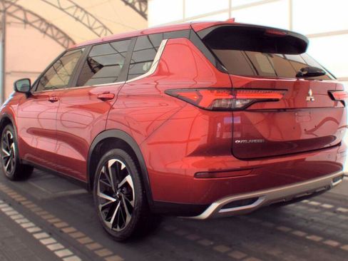 Used 2023 Mitsubishi Outlander SE FWD image 13
