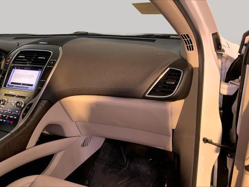 Used 2019 Lincoln Nautilus Reserve AWD/4WD image 19