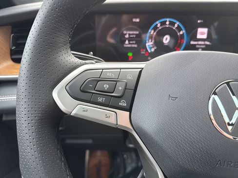 New 2026 Volkswagen Tiguan SEL R-Line AWD/4WD image 14