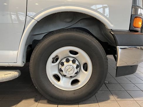 Used 2024 Chevrolet Express 2500 Work Van w/ Driver Convenience Package image 14