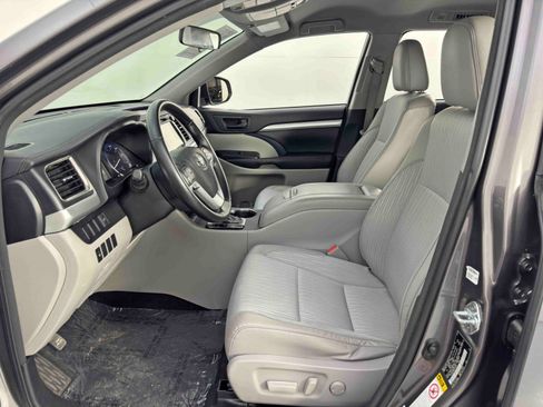 Used 2016 Toyota Highlander Plus image 15