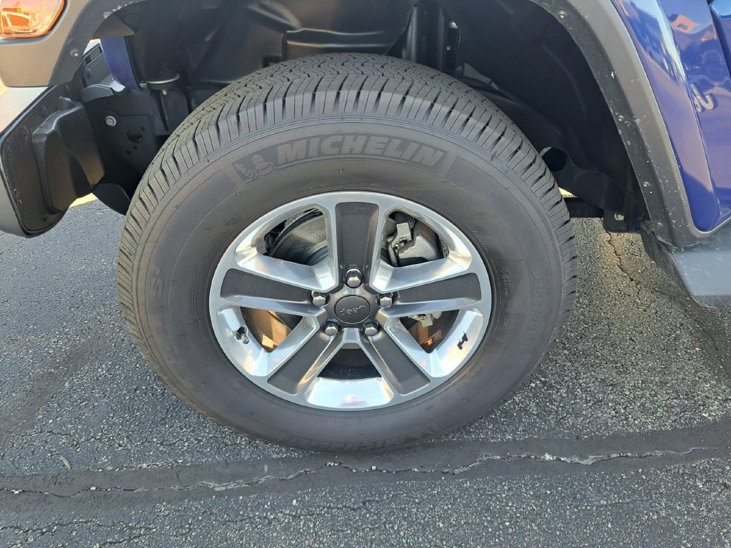 Used 2019 Jeep Wrangler Unlimited Sahara AWD/4WD image 37