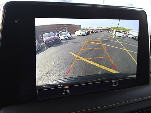 Used 2022 GMC Yukon AT4 AWD/4WD image 11