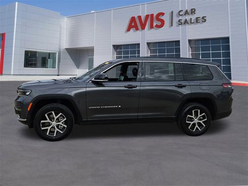 Used 2024 Jeep Grand Cherokee L Limited w/ Luxury Tech Group II image 2