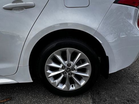 Used 2021 Toyota Corolla LE w/ LE Convenience Package image 9
