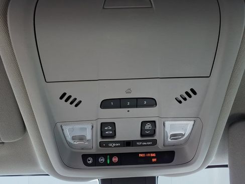 Used 2019 Chevrolet Equinox Premier AWD/4WD image 25