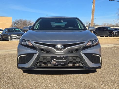 Used 2022 Toyota Camry SE w/ Convenience Package image 10