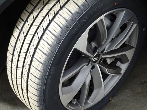 Used 2021 Audi e-tron Premium Plus image 42