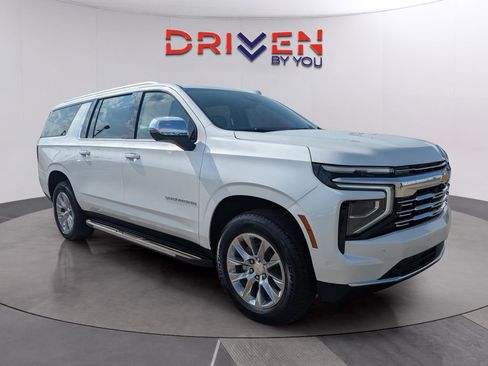 New 2025 Chevrolet Suburban Premier image 7